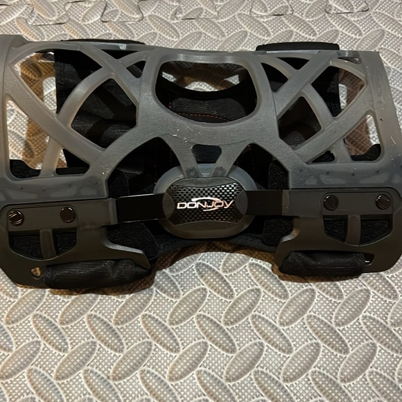 Don Joy Adjustable Left knee brace - Picture 2 of 6